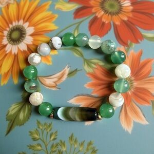 🆕 10mm Green flower Agate Bracelet 💚